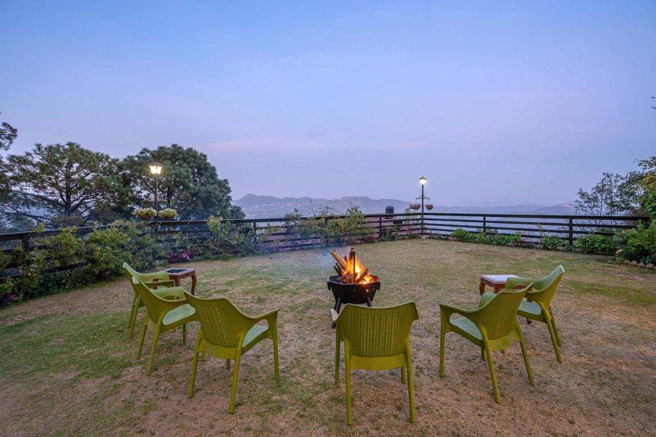 Stayvista At Floradale W Jacuzzi & Wood-Fire Pizza 卡绍利 外观 照片