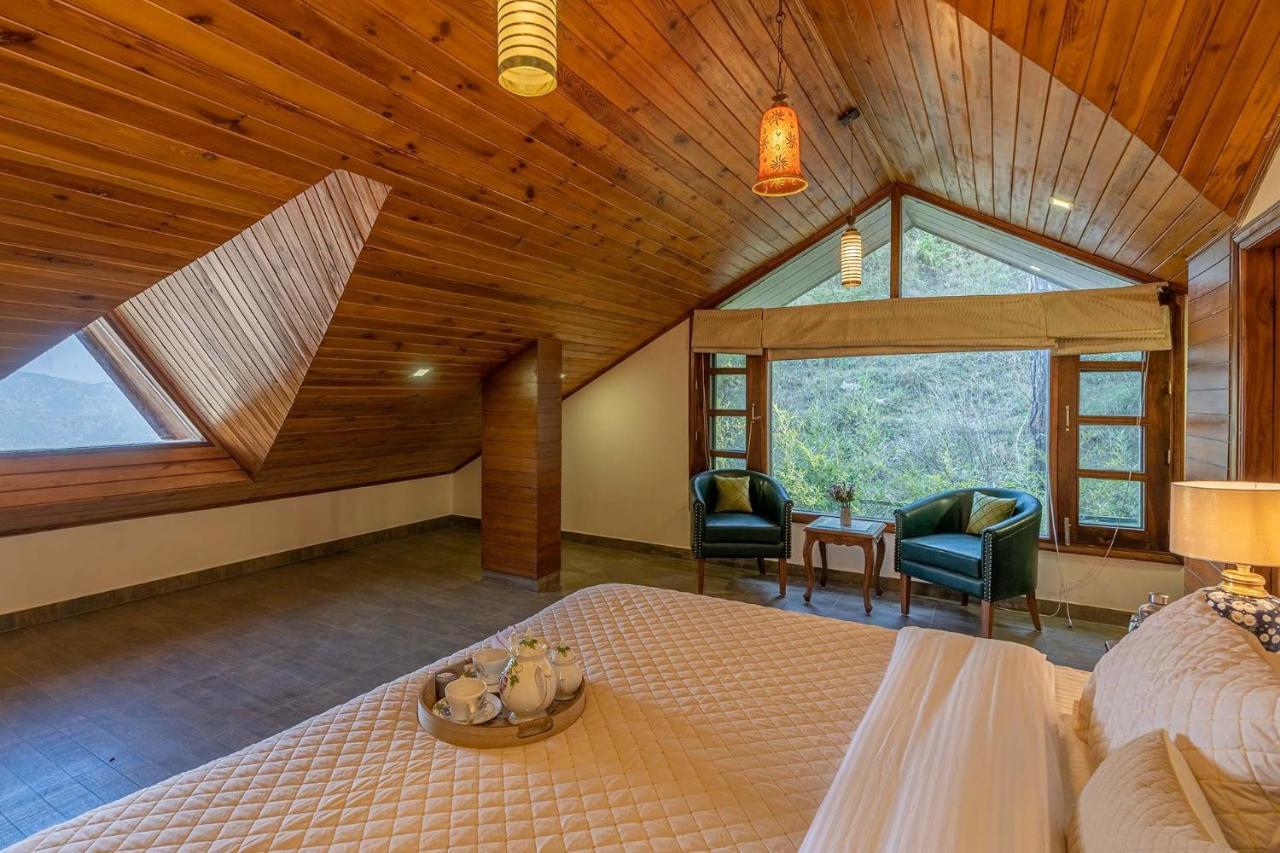 Stayvista At Floradale W Jacuzzi & Wood-Fire Pizza 卡绍利 外观 照片